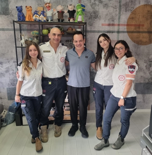 רגע לפני שליבו הפסיק לפעום, איל התקשר למוקד 101 של מד"א וחייו ניצלו