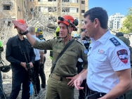 89 Injured in Missile Strikes on Gush Dan