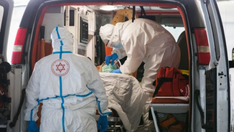 צוותי מד&quot;א כורעים תחת מערכת קורסת: שלושה מונולוגים