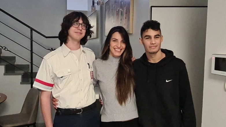 גיא אלון הציל את חיי חברו באמצעות דפיבירלטור. השבוע הם נפגשו שוב