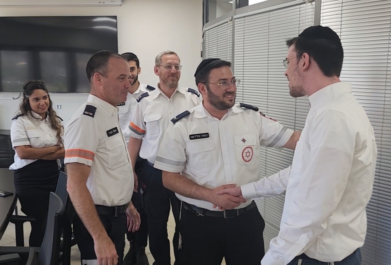 חייג 101 ובאמצע השיחה התמוטט, צוות מד"א הציל את חייו