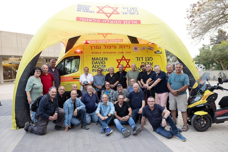 נחנכה ניידת טיפול נמרץ לזכרם של חובש בכיר במד&quot;א, אביה חצרוני ז&quot;ל, נכדיו ואחותו, שנרצחו ע&quot;י מחבלים בקיבוץ בארי ב-7.10