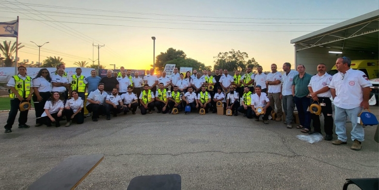 27 מַפְעֲמִים (דפיברילטורים)  ו-10 ערכות כונן חולקו לכונני מגן דוד אדום במרחב נגב
