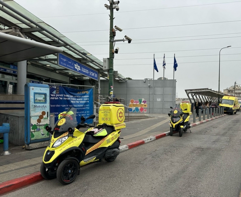 לקה בליבו בתחנת הרכבת ההגנה בתל אביב וניצל בזכות מכשיר מִפְעָם שהוצב במקום