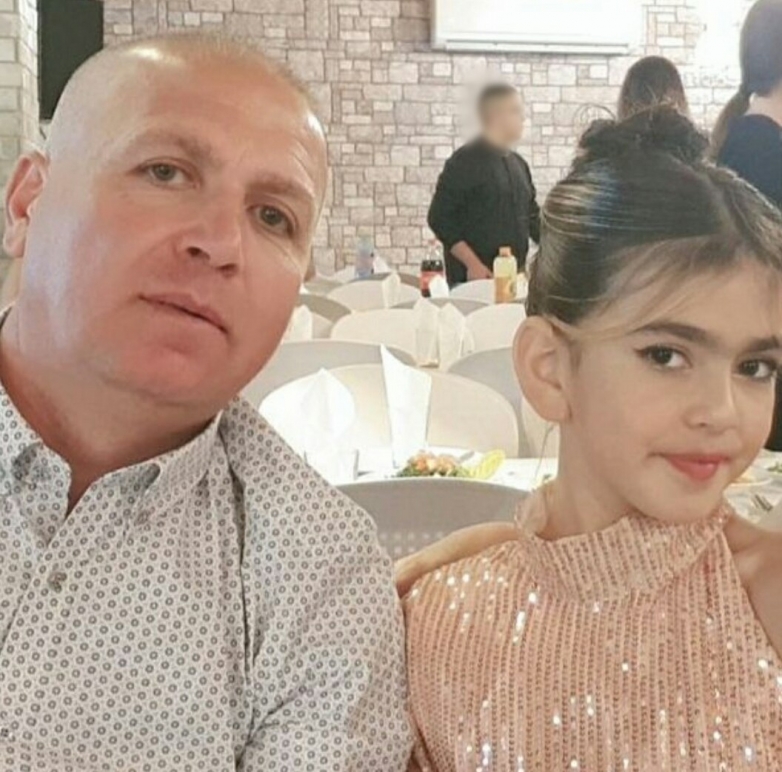 חובש בכיר במד&quot;א, אדם ספאדי, מצא במגרש הכדורגל את בתו ללא רוח חיים, אך המשיך להציל חיים