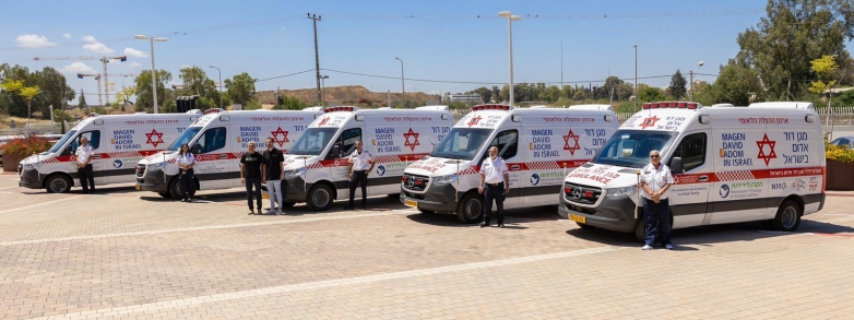 הקרן לידידות תרמה 5 אמבולנסים ממוגני ירי למגן דוד אדום