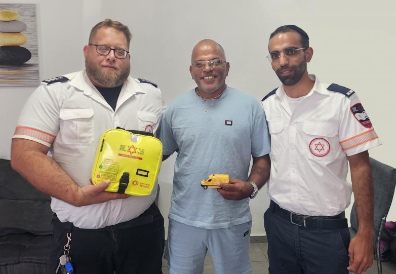 לאחר שלקה בדום לב : עופר צ'ורדקר פגש את צוות מד"א שהציל את חייו